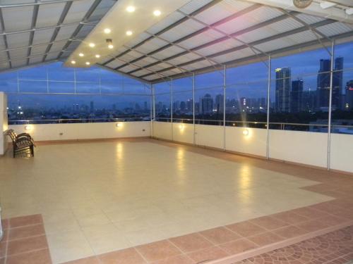 M Suites Hotel in Manila