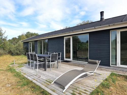  Four-Bedroom Holiday home in Ålbæk 4 in Ålbæk