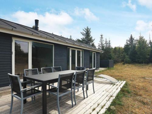  Four-Bedroom Holiday home in Ålbæk 4 in Ålbæk