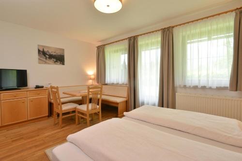 Two-Bedroom Apartment with Shower