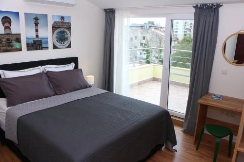 Shik & Chic in the Heart of Burgas # 5min from beach, Burgas (zdjęcie 3)