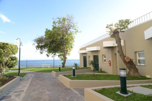 Duas Torres Hotel - image 2
