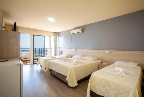Deluxe Double Room with Balcony and Sea View image 9