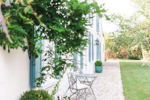 Вхід, Domaine de Jouarre in La Ferte-sous-Jouarre