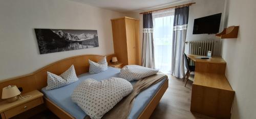 1 queen bed