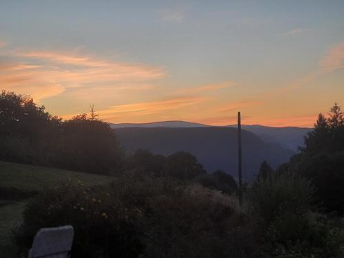 Ty Carreg Bach in Capel Garmon