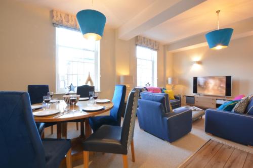 Picture of Skimming Stones, Aldeburgh