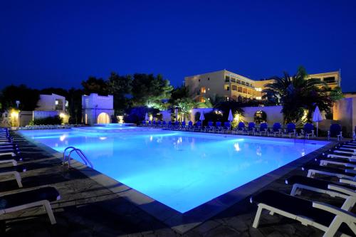 Swimming pool, Baia Degli Aranci Suite & Apartments in Sant'Andrea