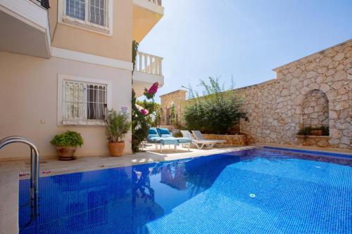 Invigorating Villa with Shared Pool in Kas