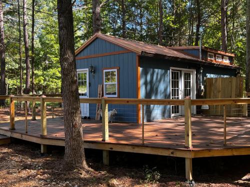 Knotty Pines Cabin near Kentucky Lake, TN in Springville, USA