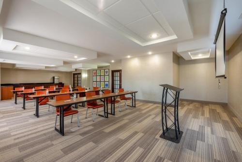 Holiday Inn Express Hotel & Suites North East - Erie I-90 Exit 41 By IHG - 회의실/연회장