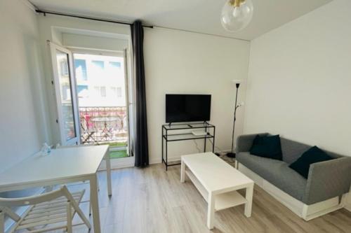Nice 20m With small balcony In vannes!