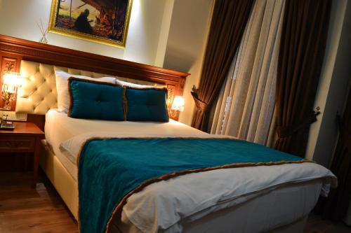 2 twin beds