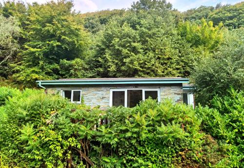 Kallowen Cottage at Crackington Haven, near Bude and Boscastle, Cornwall in Crackington Haven