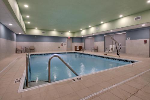 Holiday Inn Express & Suites - Mount Vernon