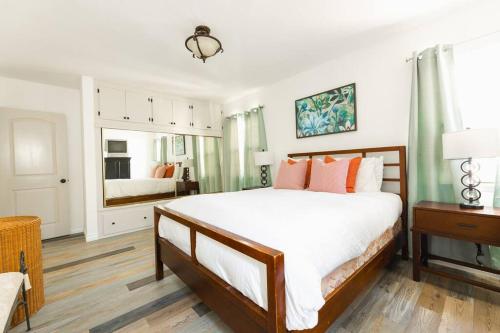 Charming LA 2 Bedroom For Your Home Away From Home, Los Angeles (fotografie 10)