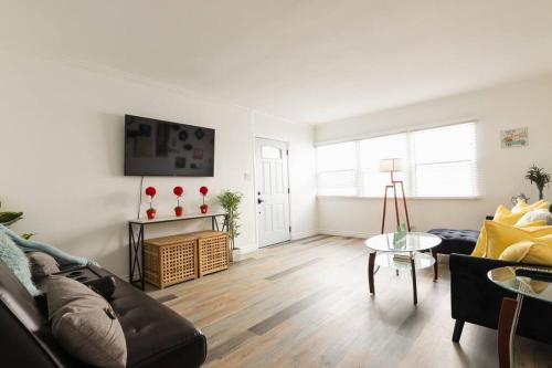 Charming LA 2 Bedroom For Your Home Away From Home, Los Angeles (fotografie 2)