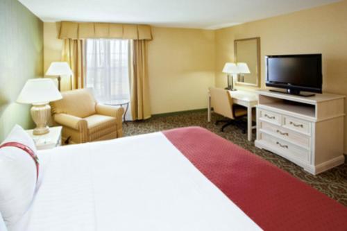 Holiday Inn Chantilly-Dulles Expo Airport, an IHG Hotel