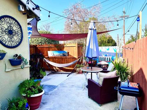 Hidden Gem LA 2bd house with dreamy backyard