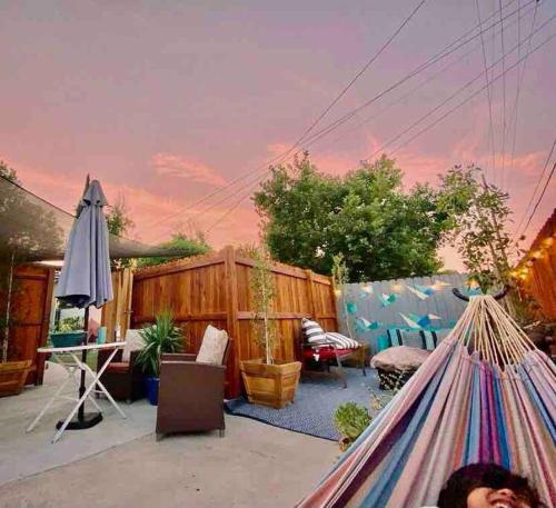 Hidden Gem LA: 2bd guesthouse w/ dreamy backyard