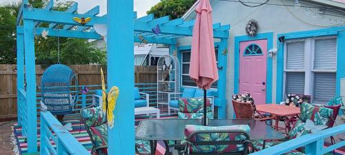 Lake Worth Beach Paradise Cove Cottage 2-1Bedroom in 萊克沃思