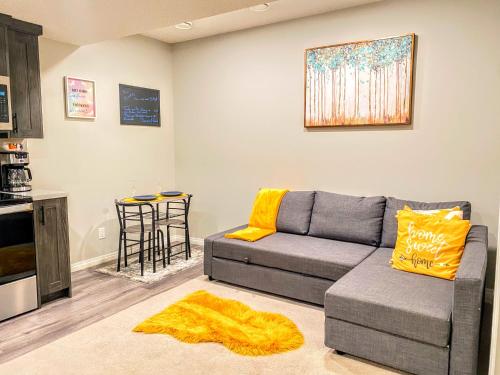 Cozy Newly Built and Cheerful 1-Bedroom Suite