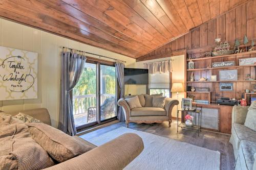 Cozy Lakefront Lapeer House with 2 Paddle Boats! - image 18