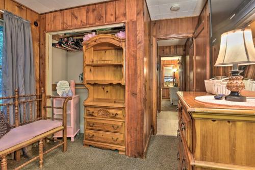 Cozy Lakefront Lapeer House with 2 Paddle Boats! - image 35