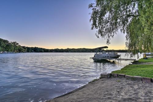 Cozy Lakefront Lapeer House with 2 Paddle Boats! - image 43
