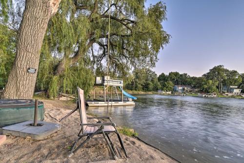 Cozy Lakefront Lapeer House with 2 Paddle Boats! - image 44