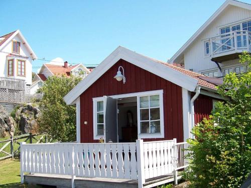 Holiday home in Rönnäng 1