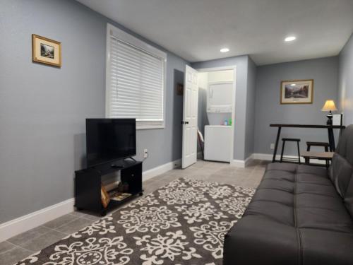 Lovely One Bedroom home/ guest house in Lakeland, USA