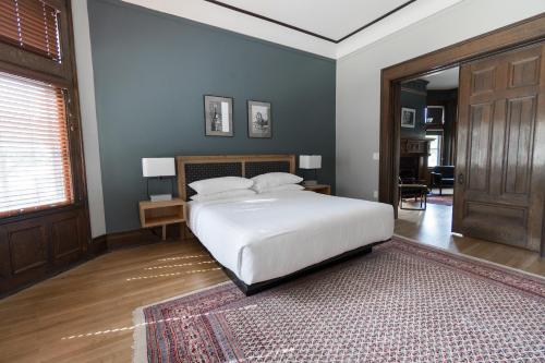 The Dubbel Dutch Room Type - King Suite