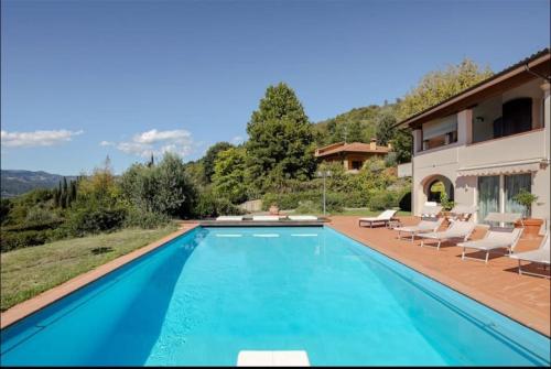 Villa con Piscina privata - Vista panoramica - 7 ROOMS - 20 GUEST