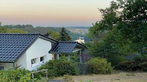 Eifelhäuschen am See - Biersdorf