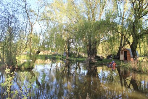 Rum Bridge 'Willows' Glamping Pod