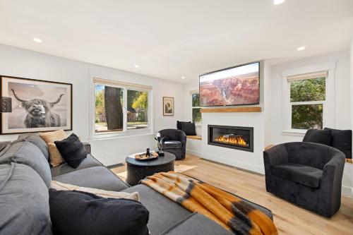 Elegant Old Town Charm - Walk to CSU and Downtown in East Dale