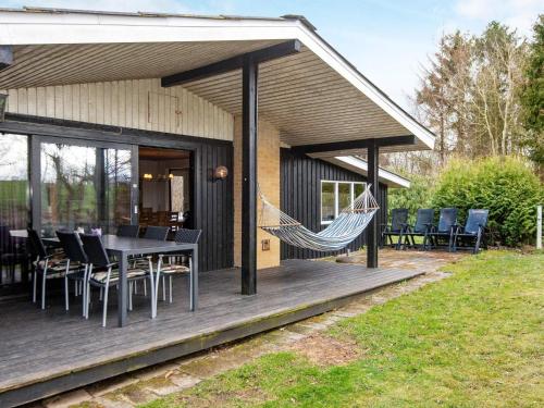  10 person holiday home in R nde, Pension in Rønde