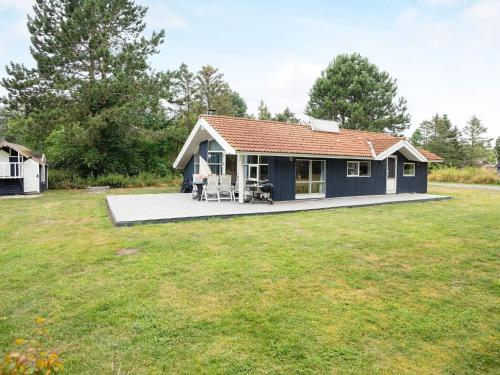 Three-Bedroom Holiday home in Rødby 6