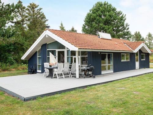 Three-Bedroom Holiday home in Rødby 6