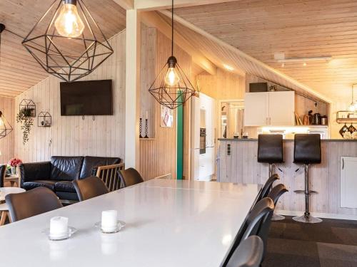 Four-Bedroom Holiday home in Humble 1 - image 5