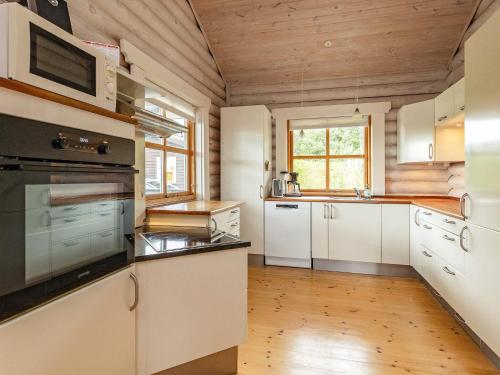Three-Bedroom Holiday home in Frørup 2 - image 2