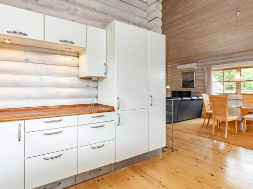 Three-Bedroom Holiday home in Frørup 2 - image 5