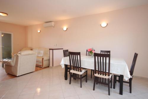 Apartments by the sea Banj, Pasman - 8242