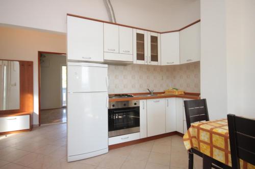 Apartments by the sea Banj, Pasman - 8242