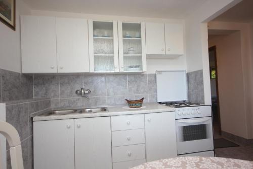 Apartments with a parking space Vis - 8448 - image 8