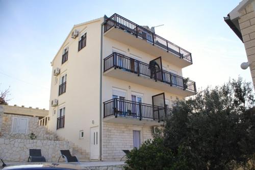  Seaside apartments with a swimming pool Okrug Donji, Ciovo - 8664 in Trogir