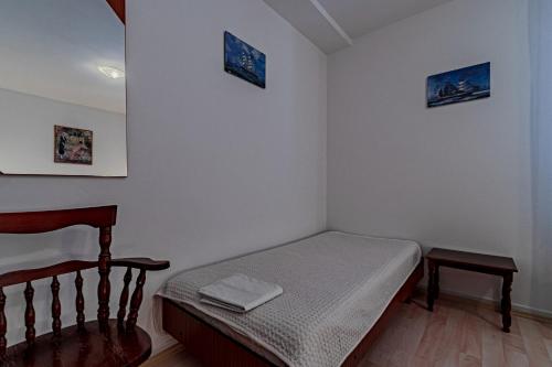 One-Bedroom Apartment with Terrace image 7