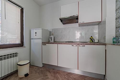 One-Bedroom Apartment with Terrace image 5