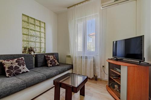 One-Bedroom Apartment with Terrace image 10